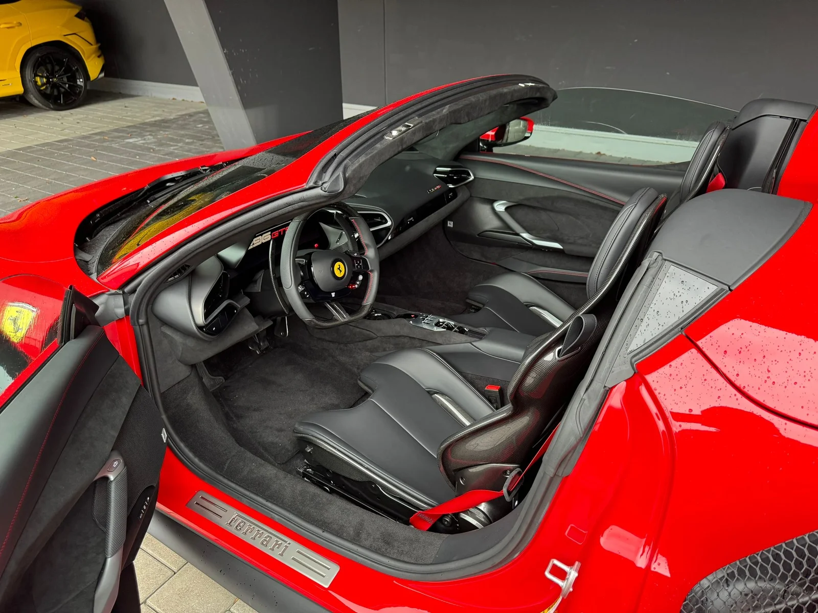 Ferrari 296 GTS Spider — photo 3